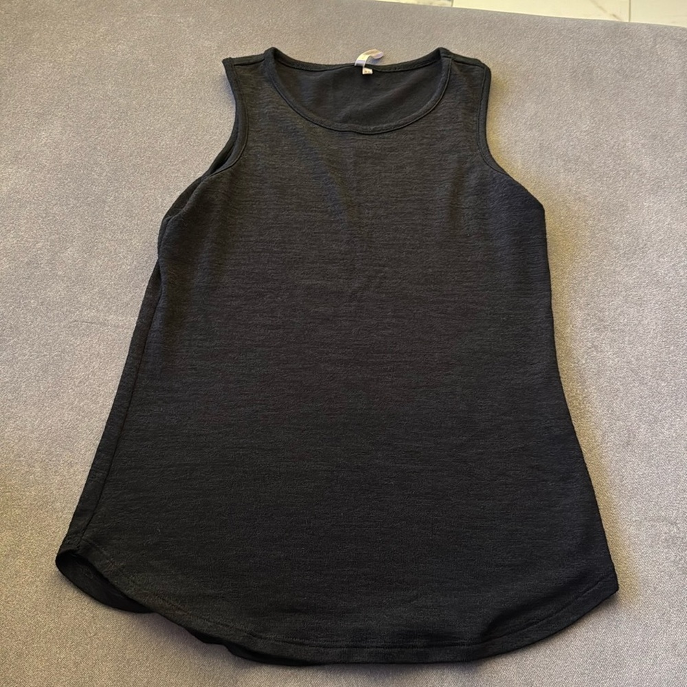 black banana republic crew neck tank